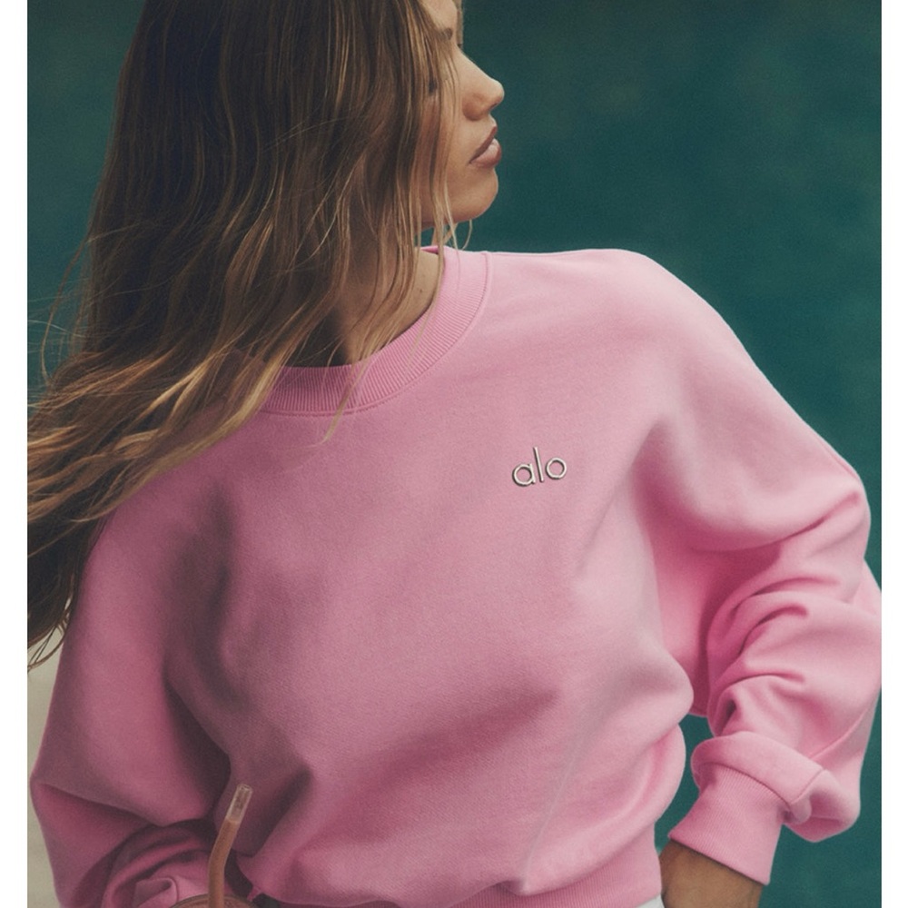 ALO Cropped Accolade Crewneck - Sweet Pink 🩷 - Picture 3 of 5
